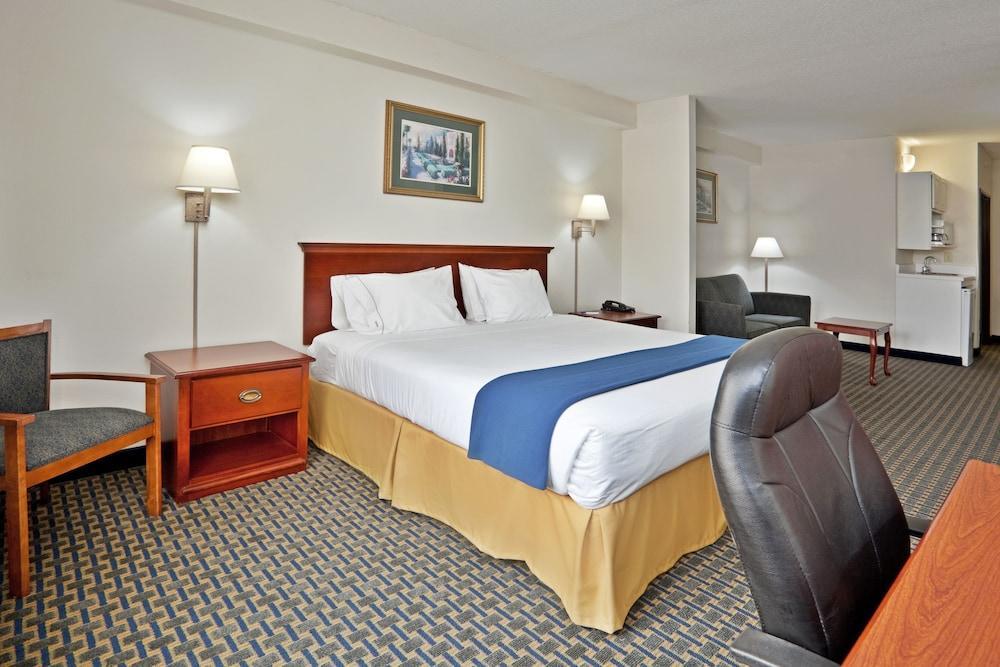 Holiday Inn Express & Suites Wilson-Downtown By Ihg מראה חיצוני תמונה