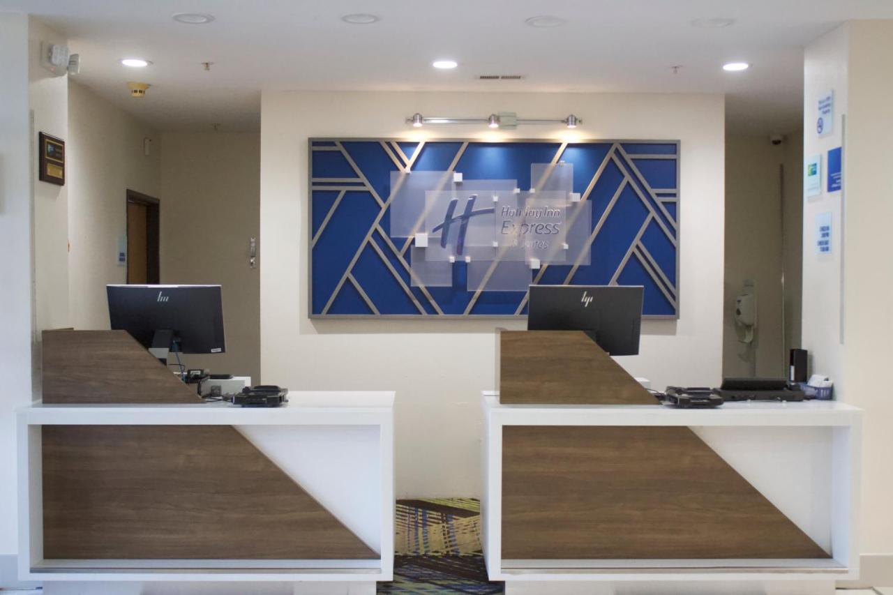 Holiday Inn Express & Suites Wilson-Downtown By Ihg מראה חיצוני תמונה