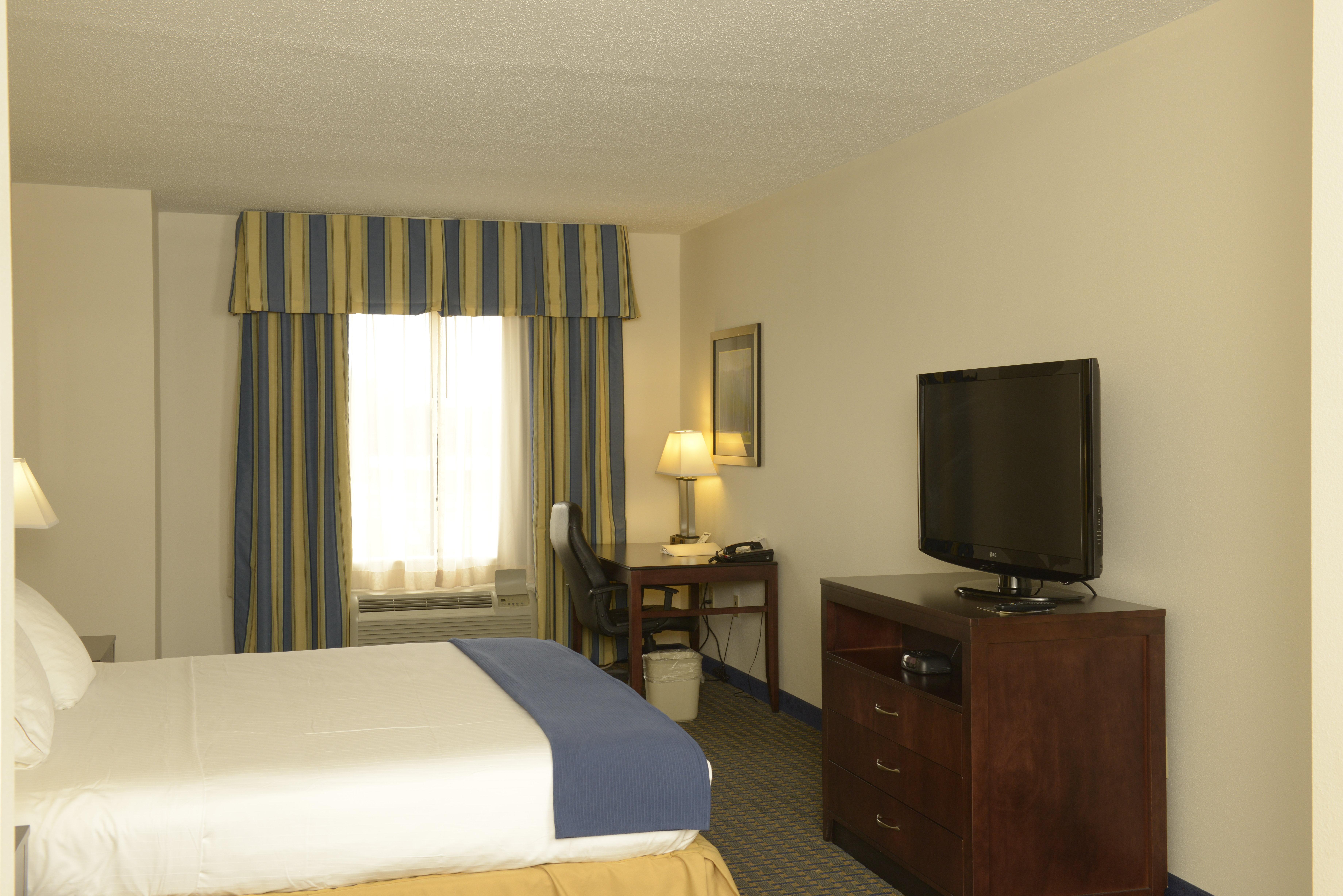 Holiday Inn Express & Suites Wilson-Downtown By Ihg מראה חיצוני תמונה