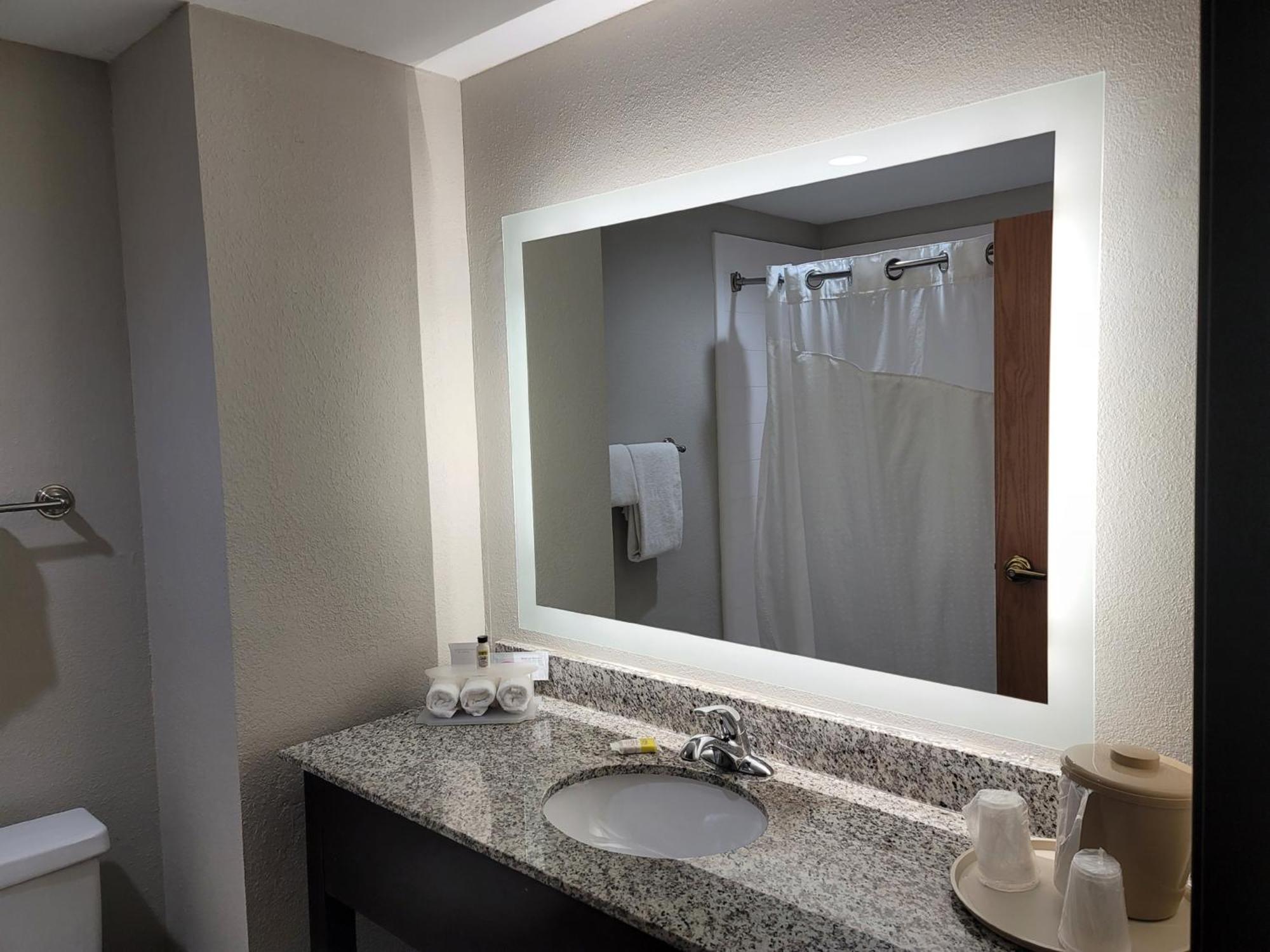 Holiday Inn Express & Suites Wilson-Downtown By Ihg מראה חיצוני תמונה