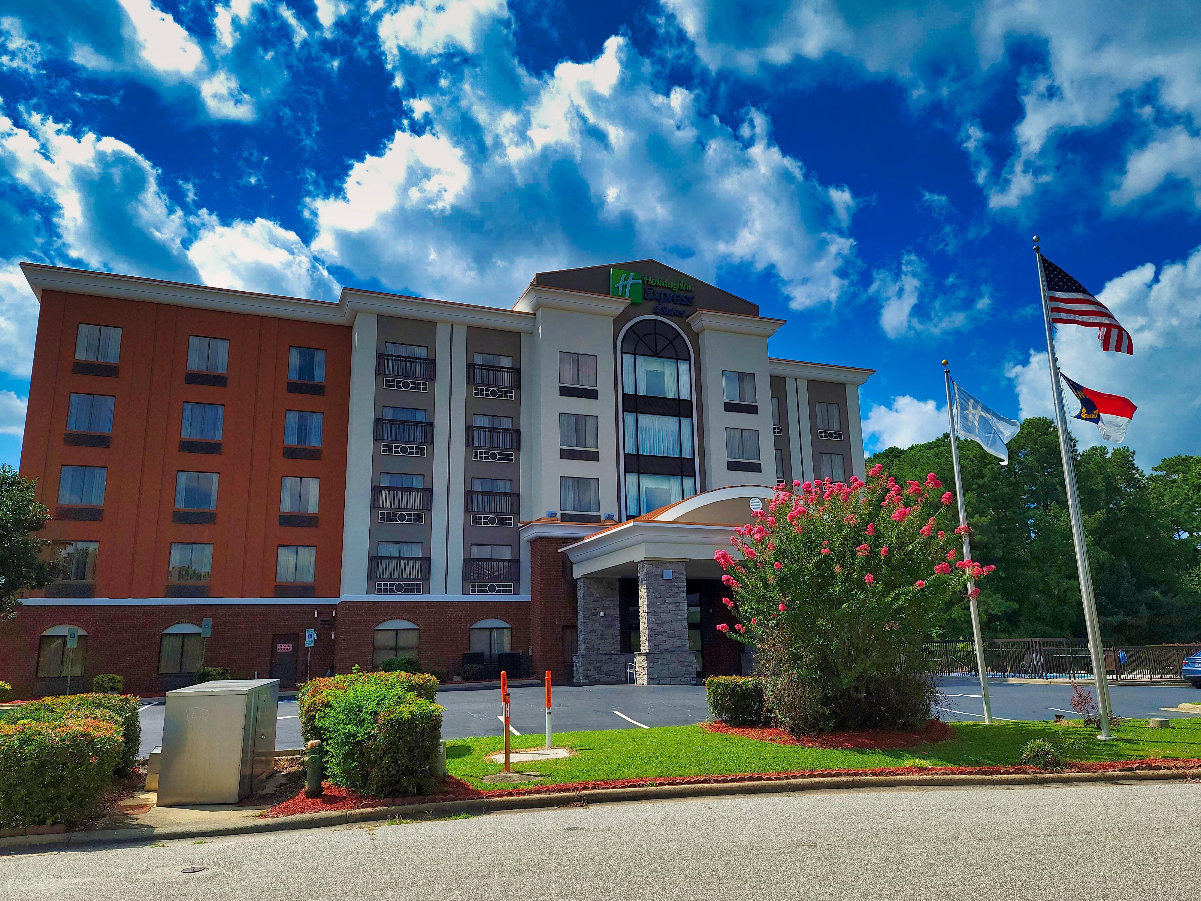 Holiday Inn Express & Suites Wilson-Downtown By Ihg מראה חיצוני תמונה