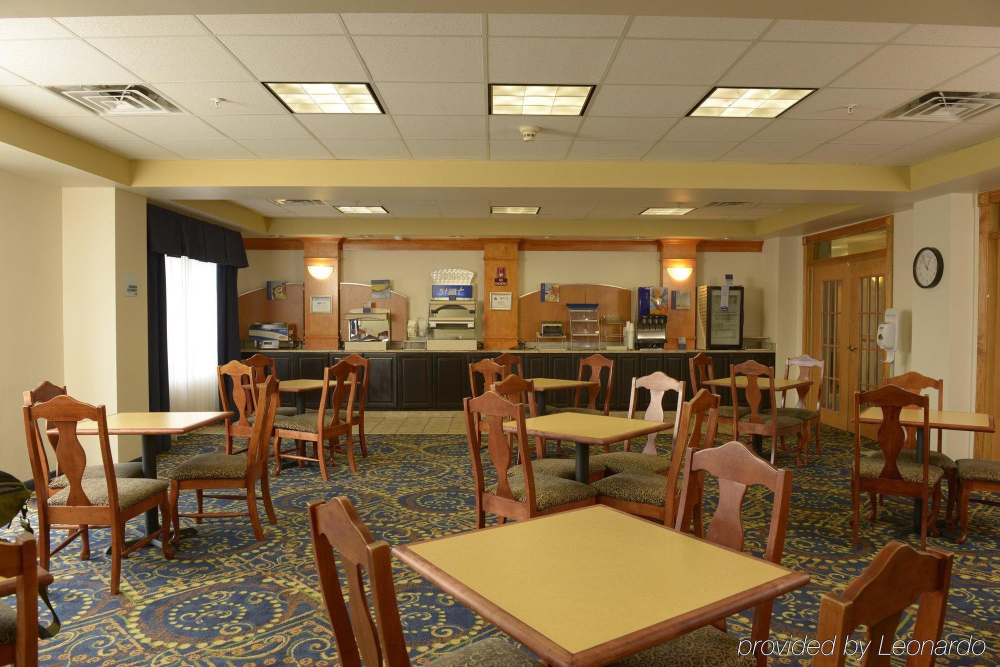 Holiday Inn Express & Suites Wilson-Downtown By Ihg מראה חיצוני תמונה